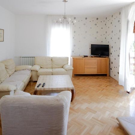 Apartment Sverko Кастав Екстериор снимка
